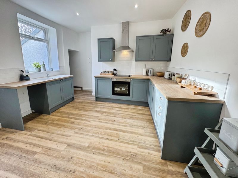 Property photo 3 of 7 Photo 5