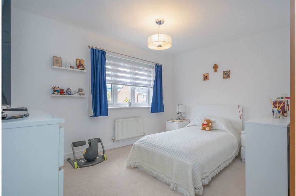 Property photo 3 of 17