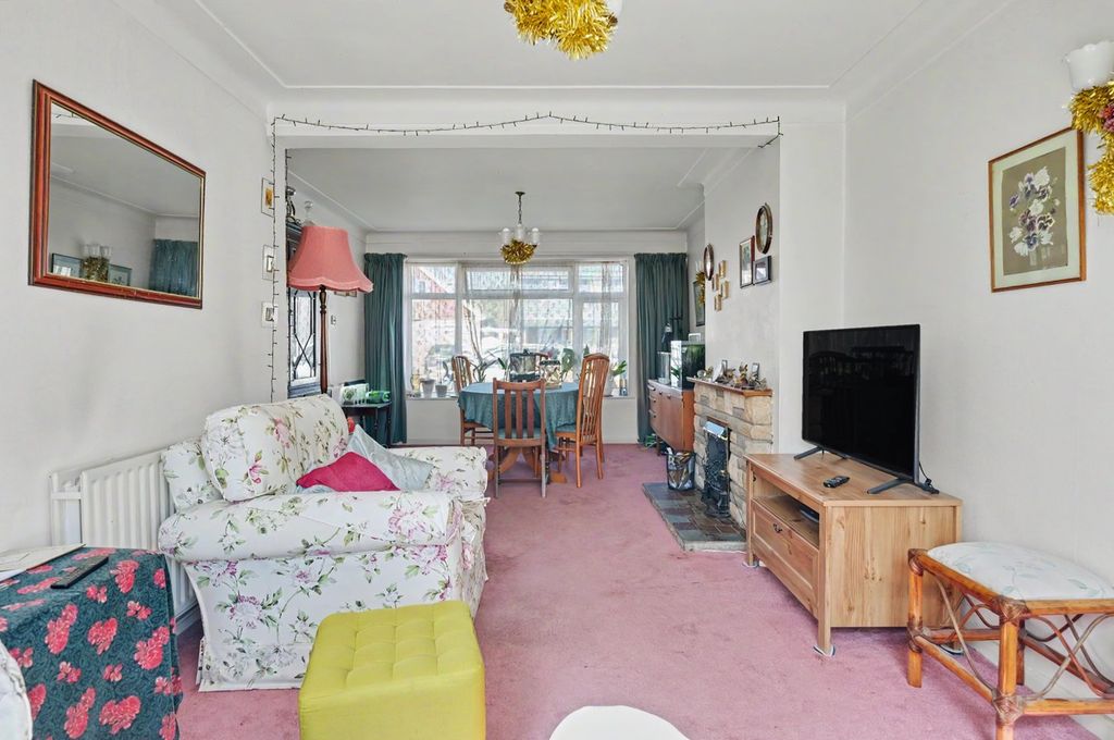 Property photo 3 of 16