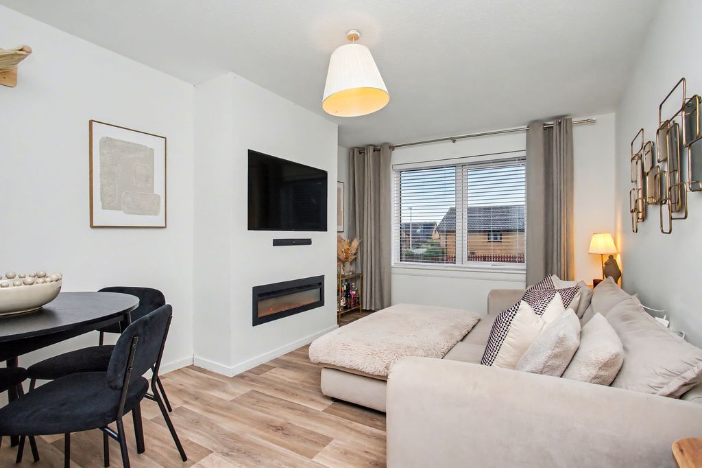 Property photo 2 of 12 Property Image 2