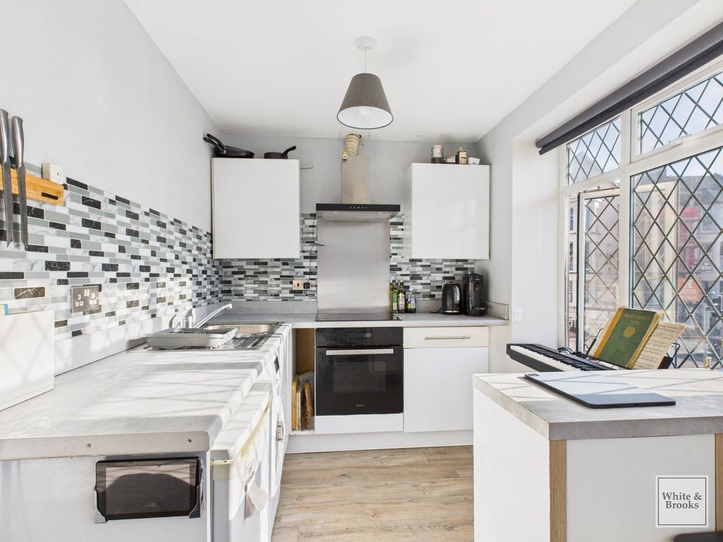 Property photo 3 of 13 Kitchen