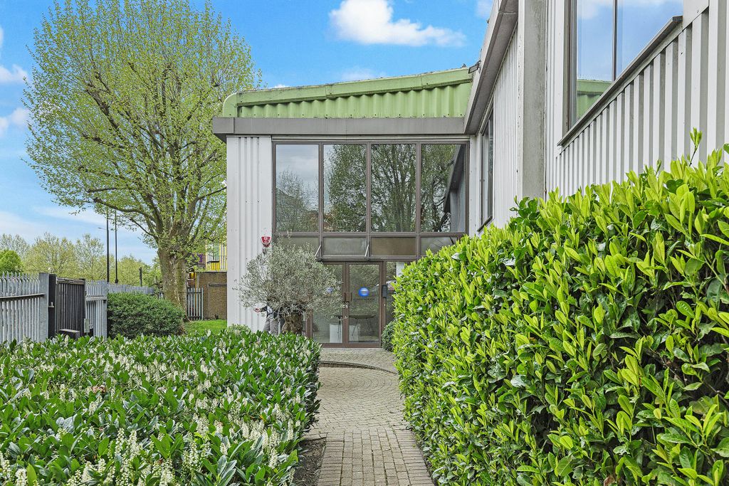 Property photo 1 of 10 Fre__Ground_Floor__22_Abbey_Road__3.Jpg