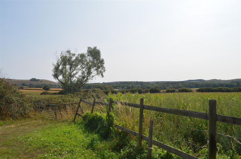 Property photo 2 of 15 Rural Views