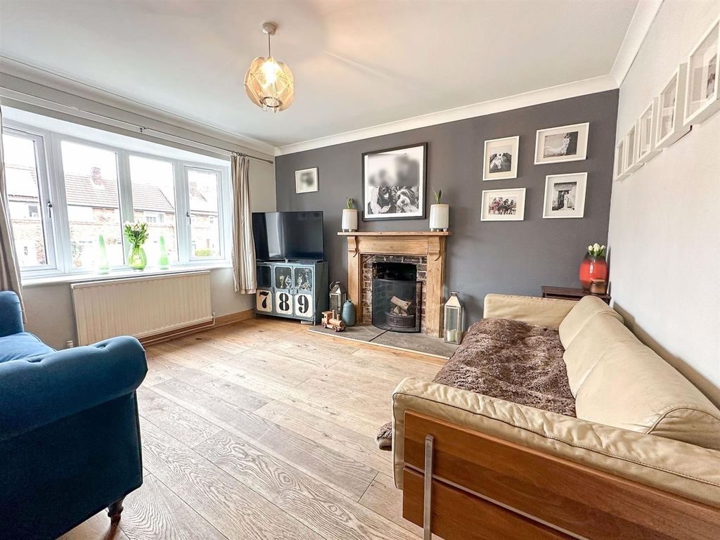 Property photo 2 of 26