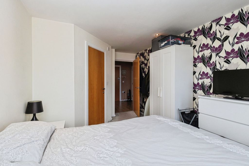 Property photo 3 of 18 Photo