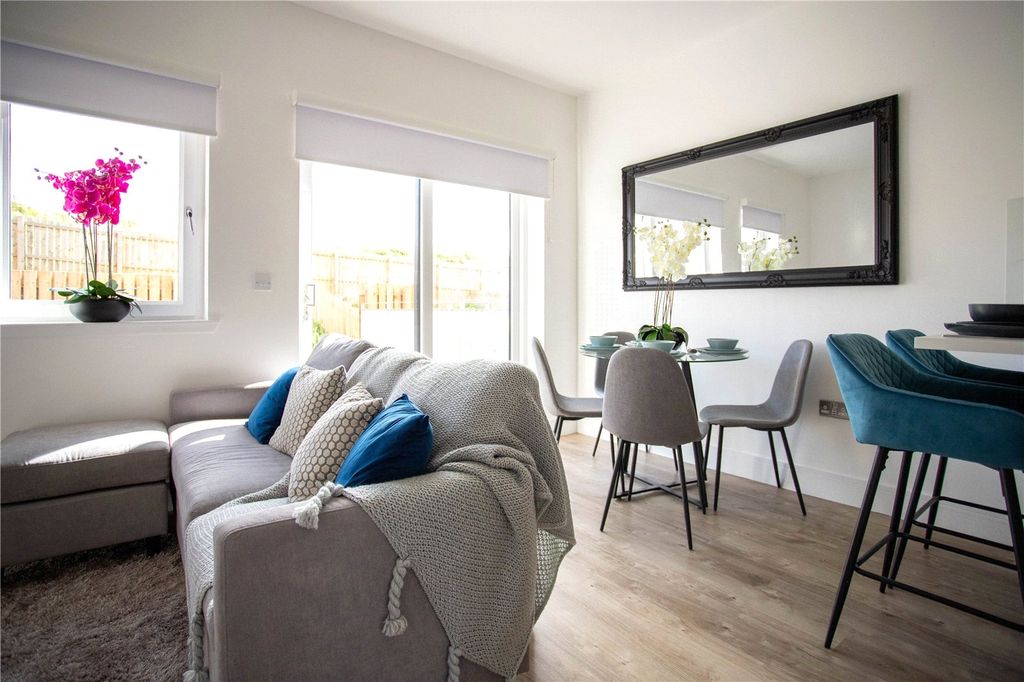 Property photo 3 of 16 Picture No. 24