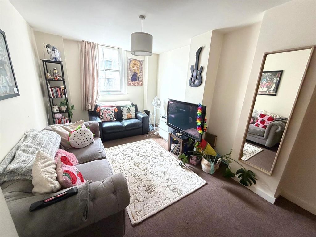 Property photo 1 of 6 Lounge 2.Jpg