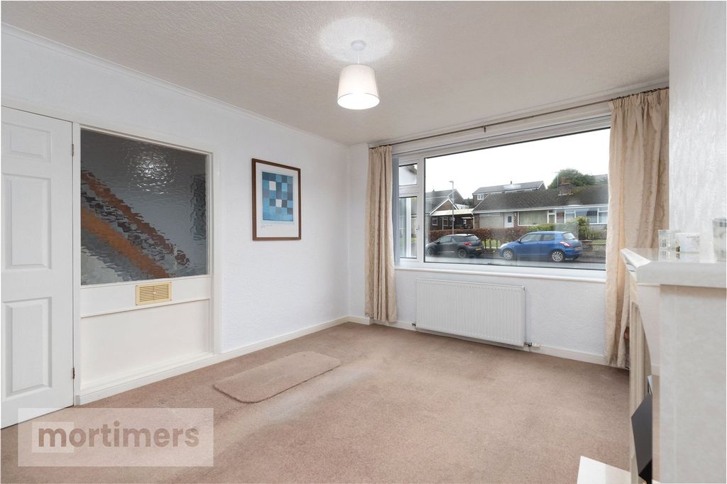 Property photo 2 of 21 Living Room