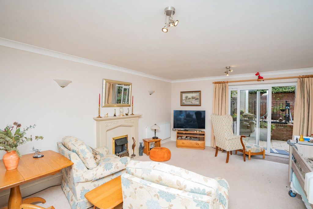 Property photo 3 of 17