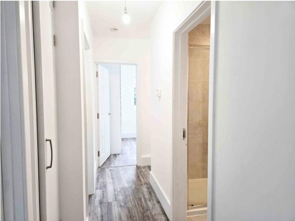 Property photo 2 of 10 Ha7 4Tg 8