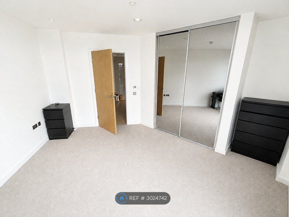 Property photo 3 of 7 Master Bedroom