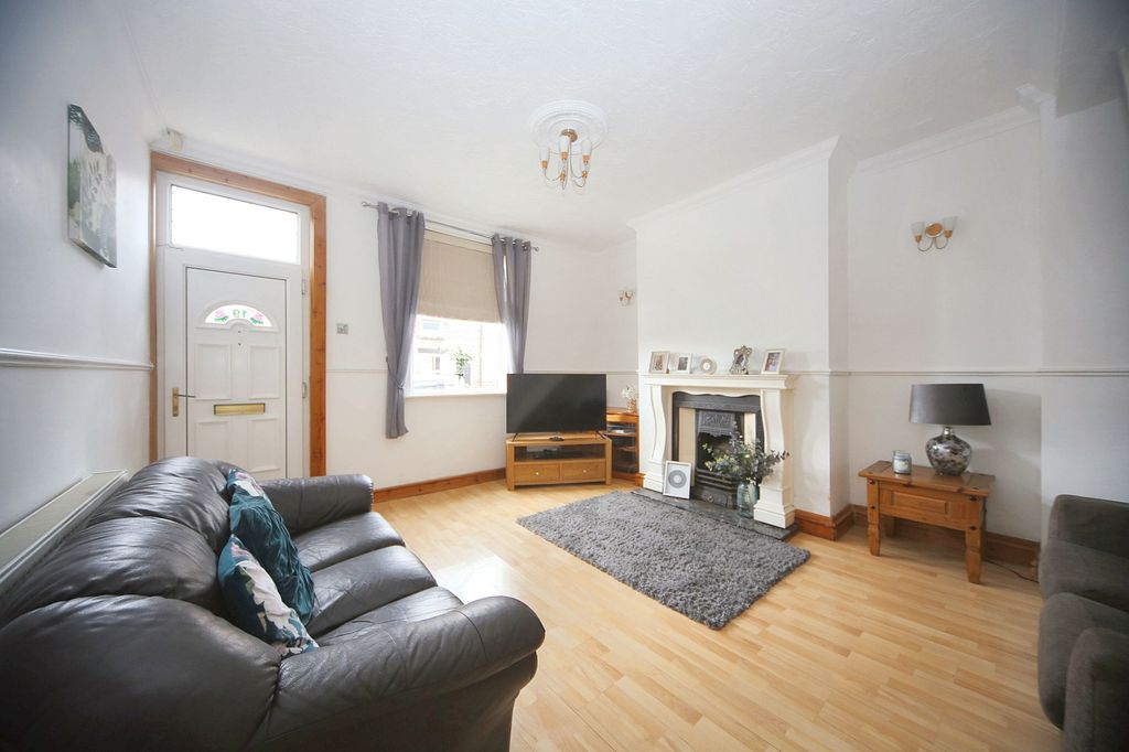 Property photo 2 of 21