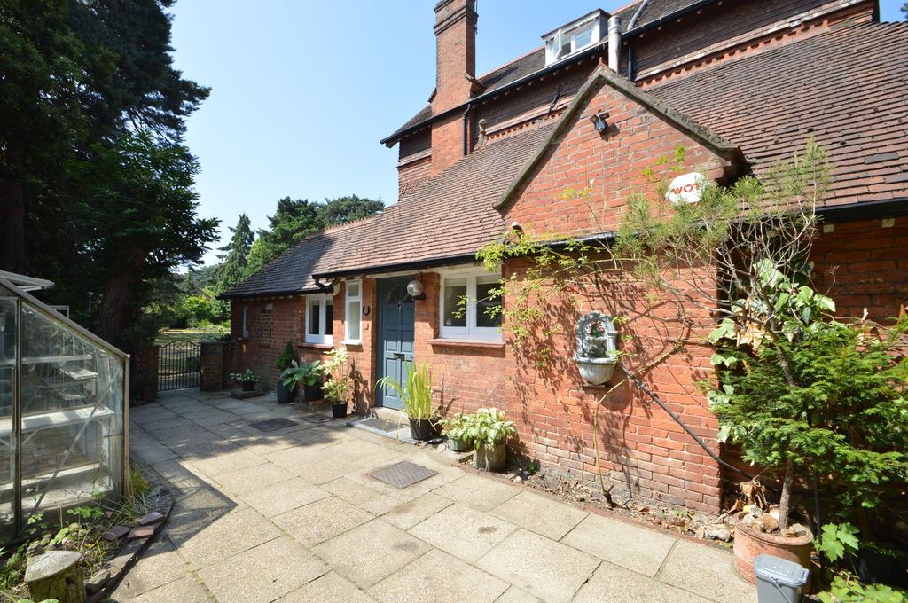 Property photo 2 of 9
