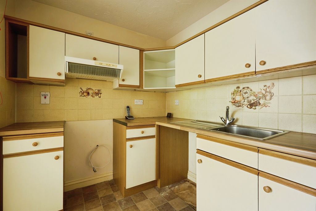 Property photo 3 of 16