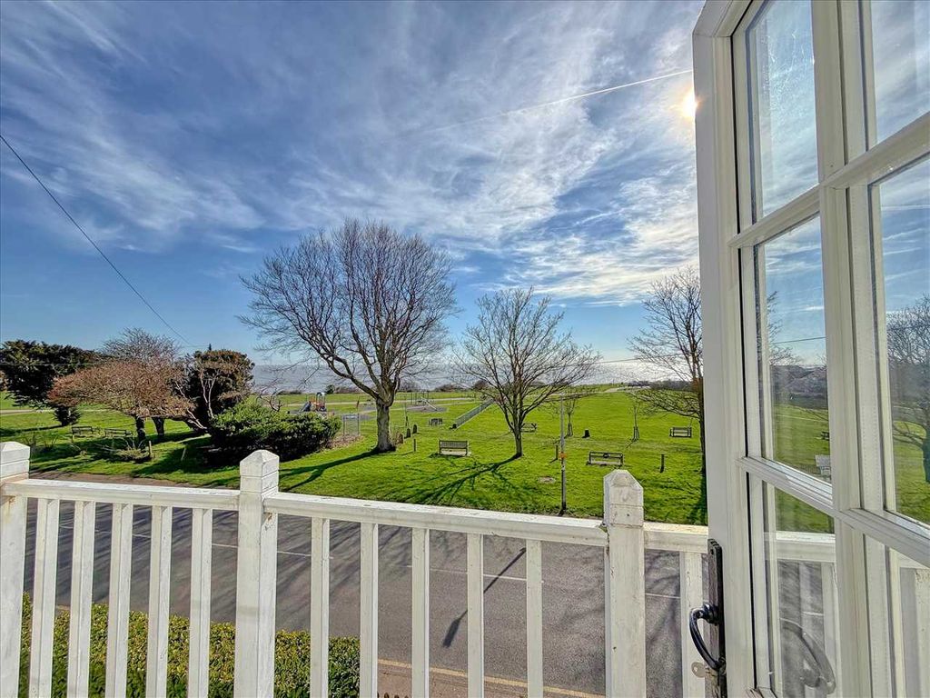 Property photo 3 of 25