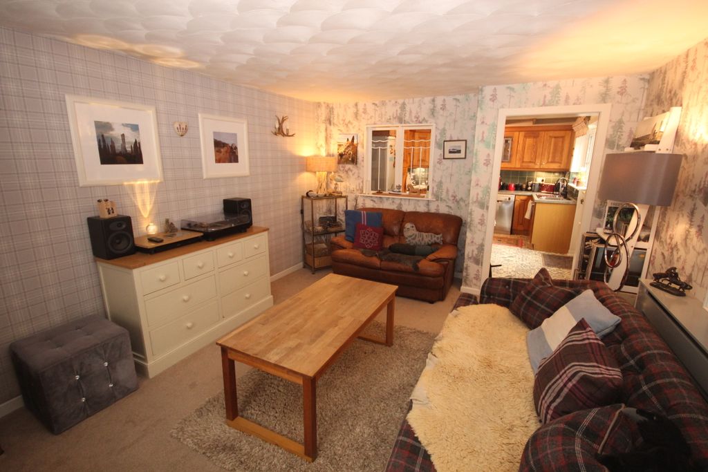 Property photo 2 of 21