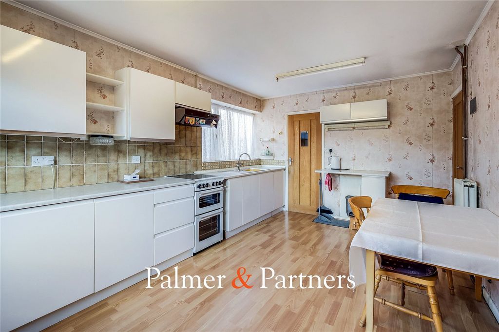 Property photo 3 of 24 Picture No. 14