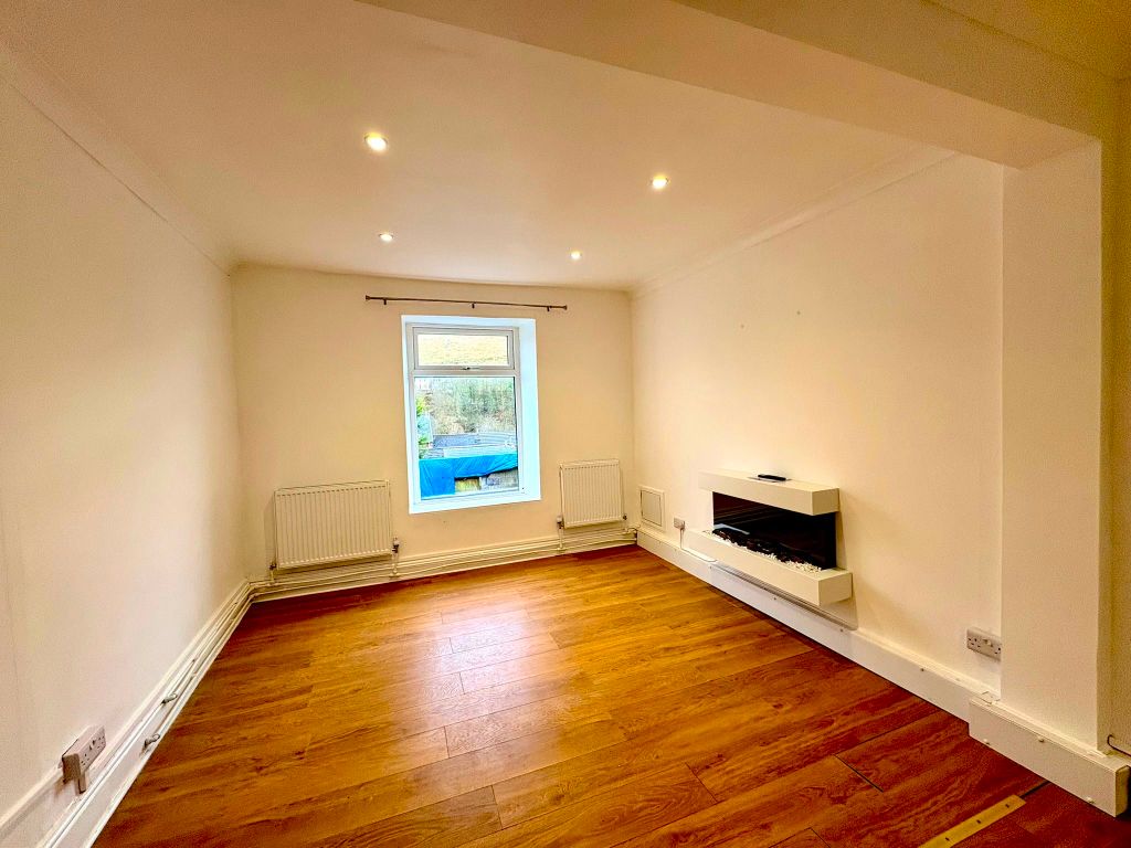 Property photo 2 of 29