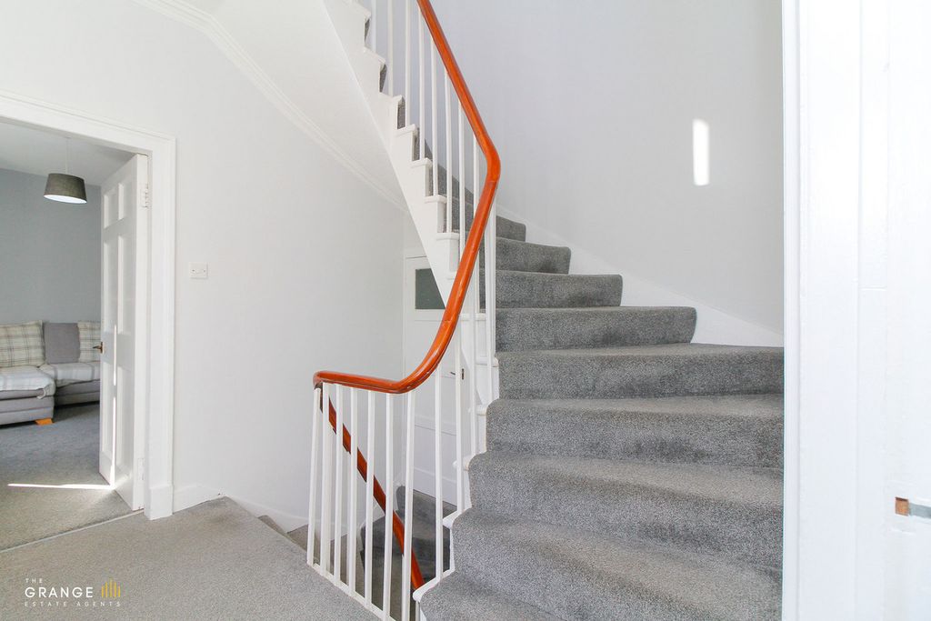 Property photo 3 of 31