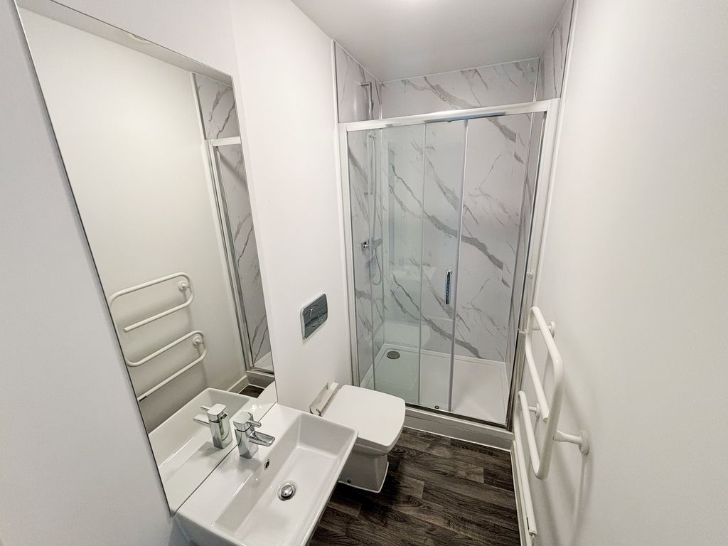 Property photo 3 of 4 Bathroom