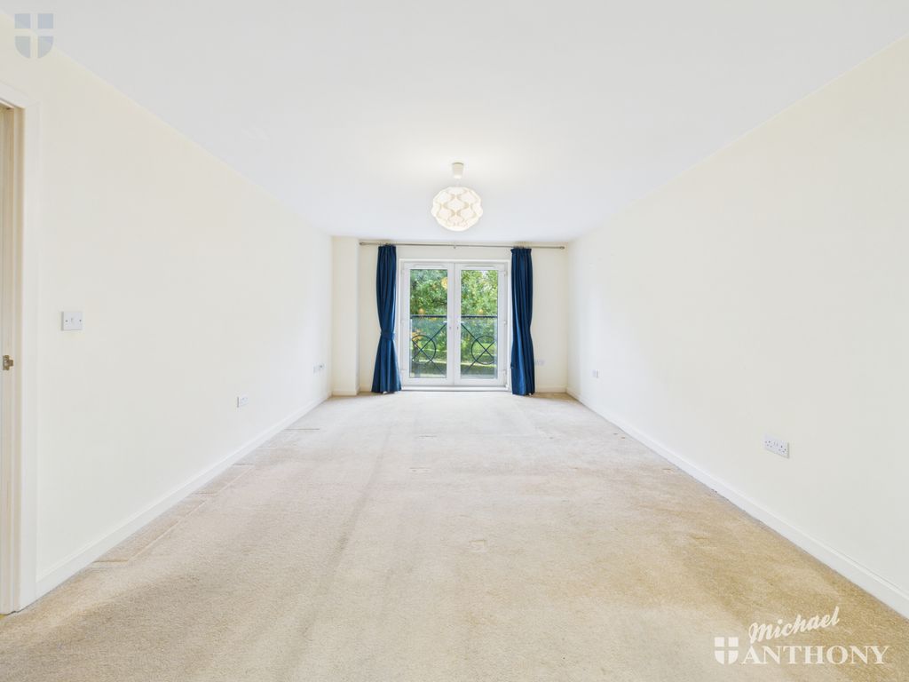 Property photo 3 of 9 Cam03852G0-Pr0438-Still005