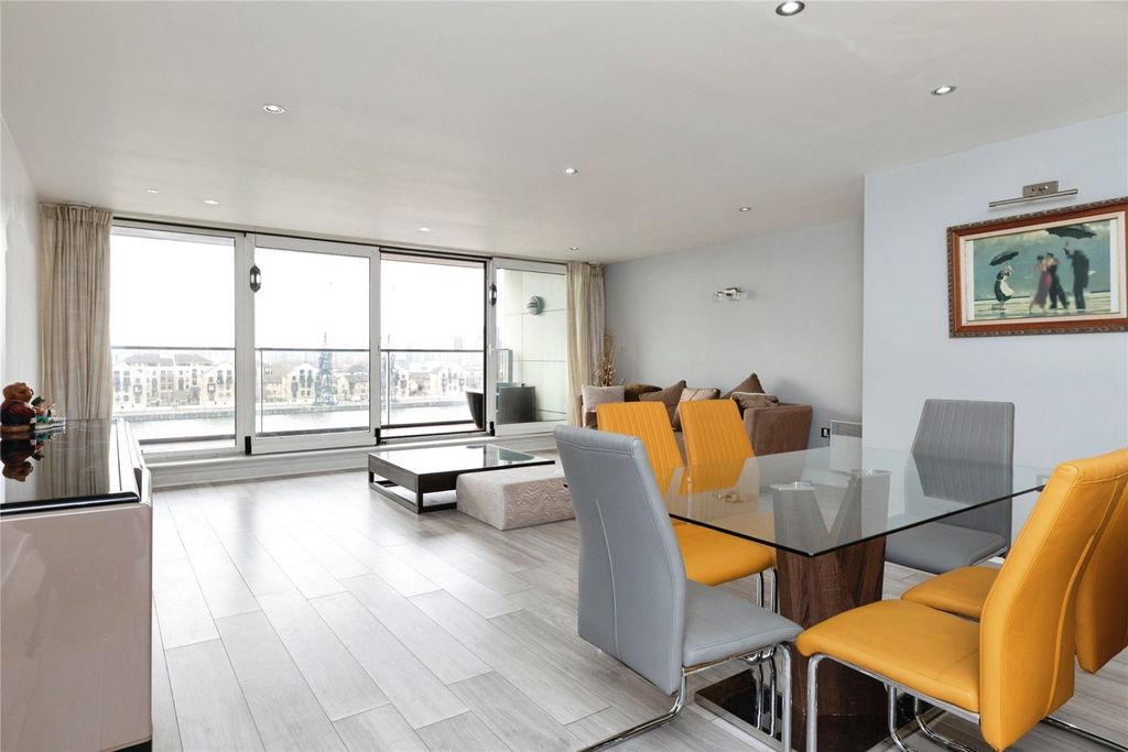 Property photo 2 of 16 Picture No. 14