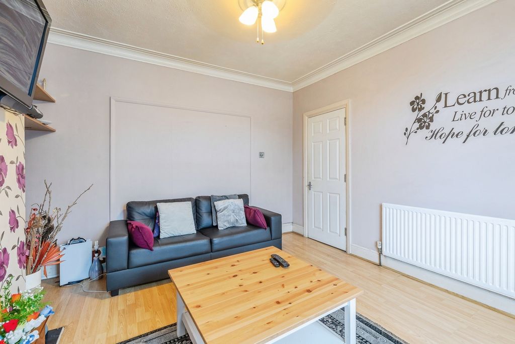 Property photo 2 of 15 Pbox-Img.Jpg