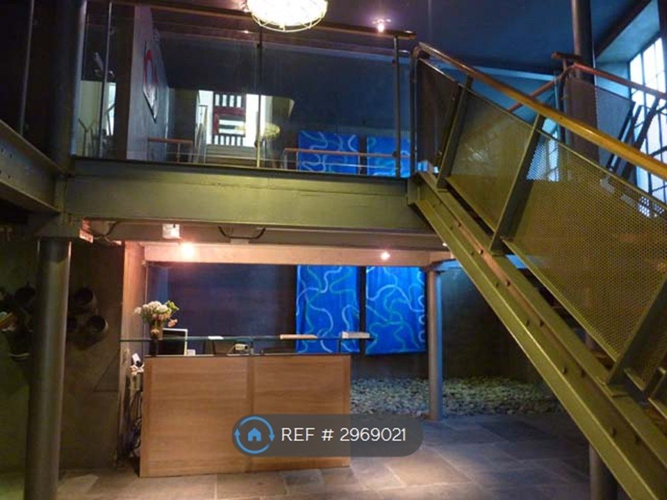 Property photo 3 of 19 Lobby