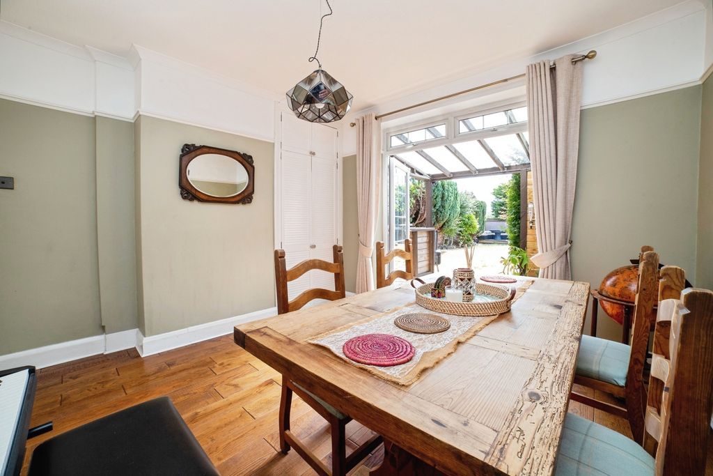 Property photo 3 of 29 Dining Room