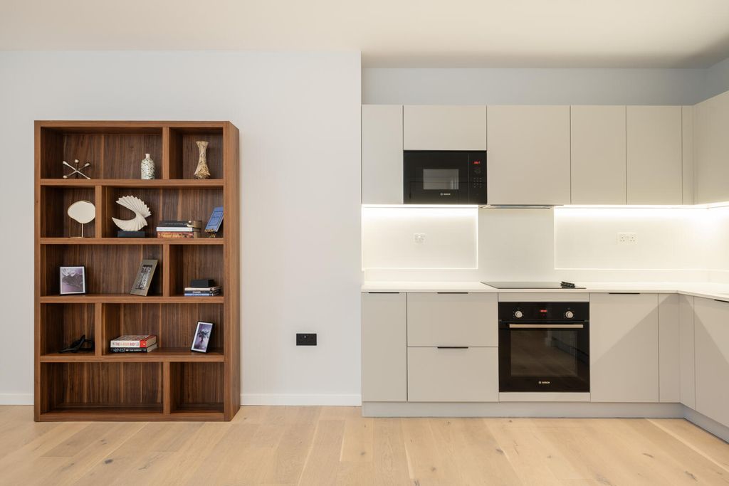 Property photo 3 of 17 Kitchen