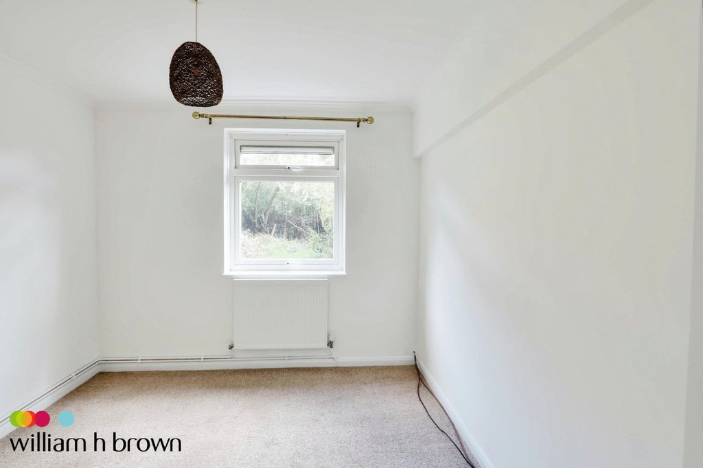 Property photo 2 of 6 Image