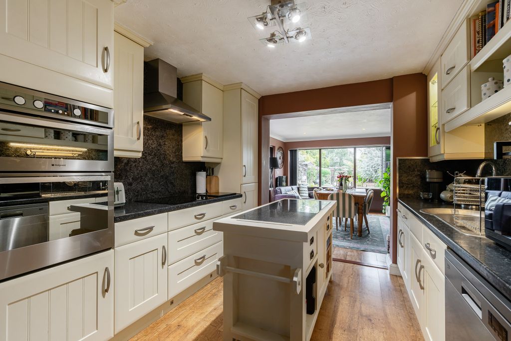 Property photo 3 of 51 112398_9 Osier Holt Saltfleetby (12)