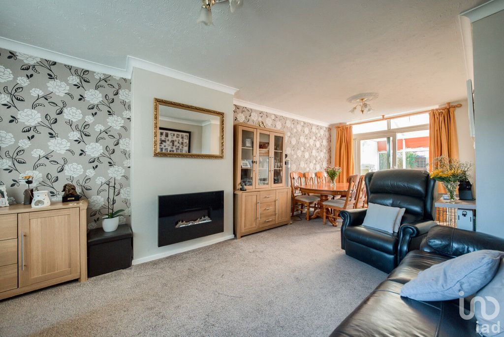 Property photo 2 of 22