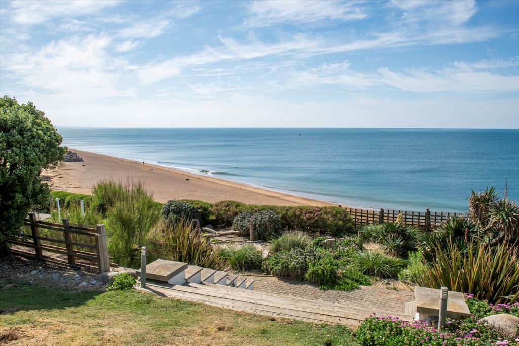 Property photo 2 of 24 Image