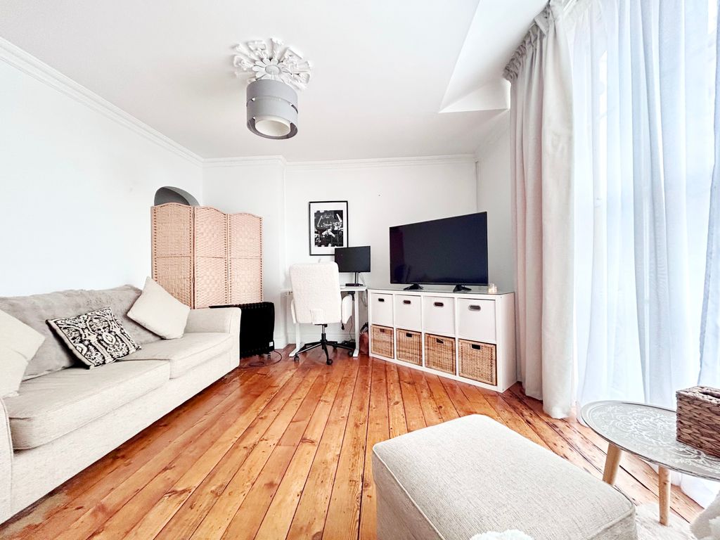 Property photo 3 of 12