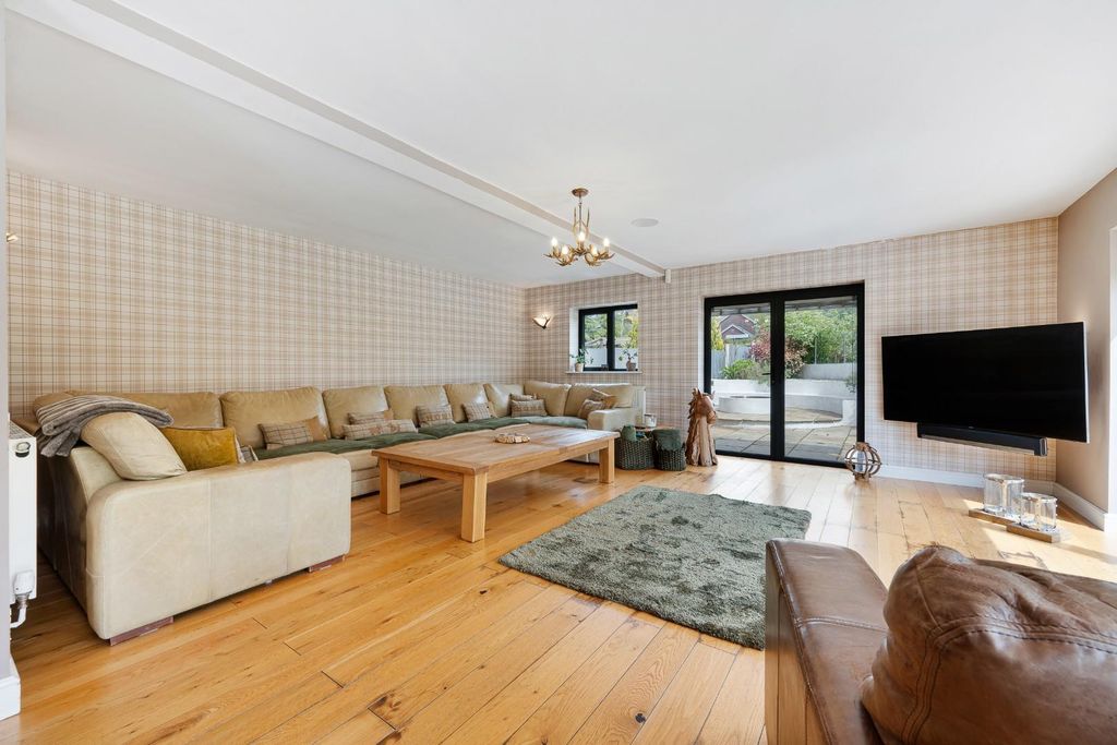 Additional image 4 of 6 bed property for saleMoorlands Court, Darwen BB3