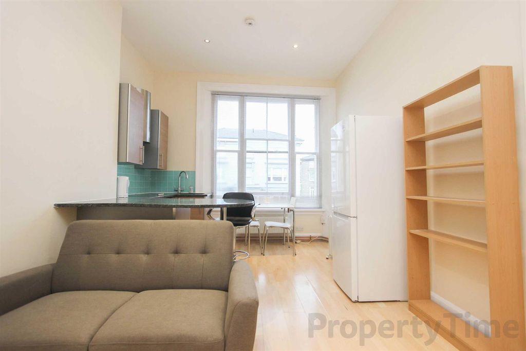 Property photo 3 of 6