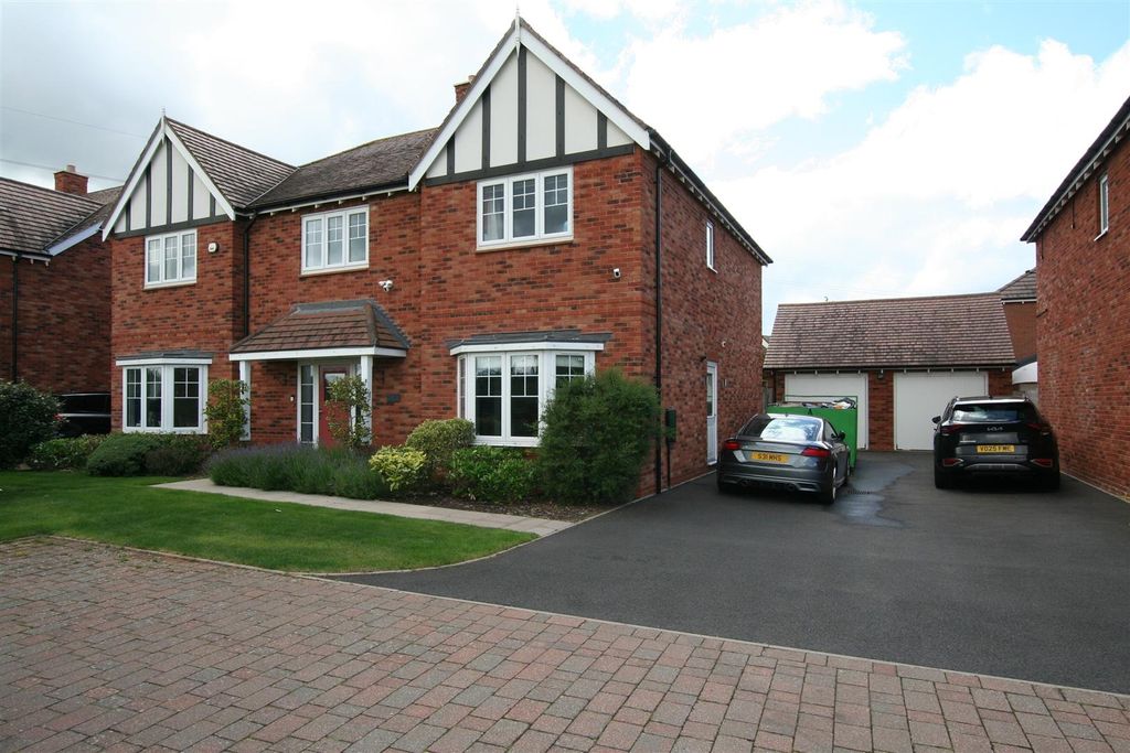 Property photo 2 of 26 Coalbrookdale,24Drivedoublegarage.Jpg