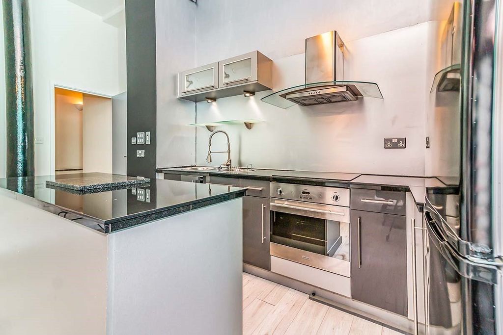 Property photo 3 of 12 Photo