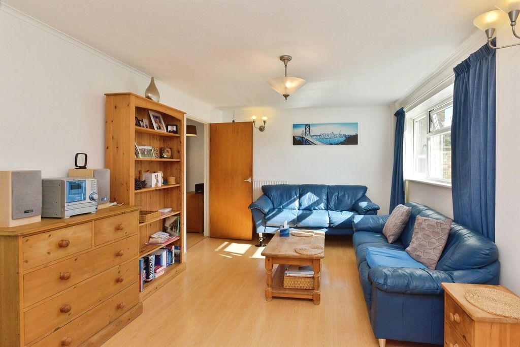 Property photo 3 of 19