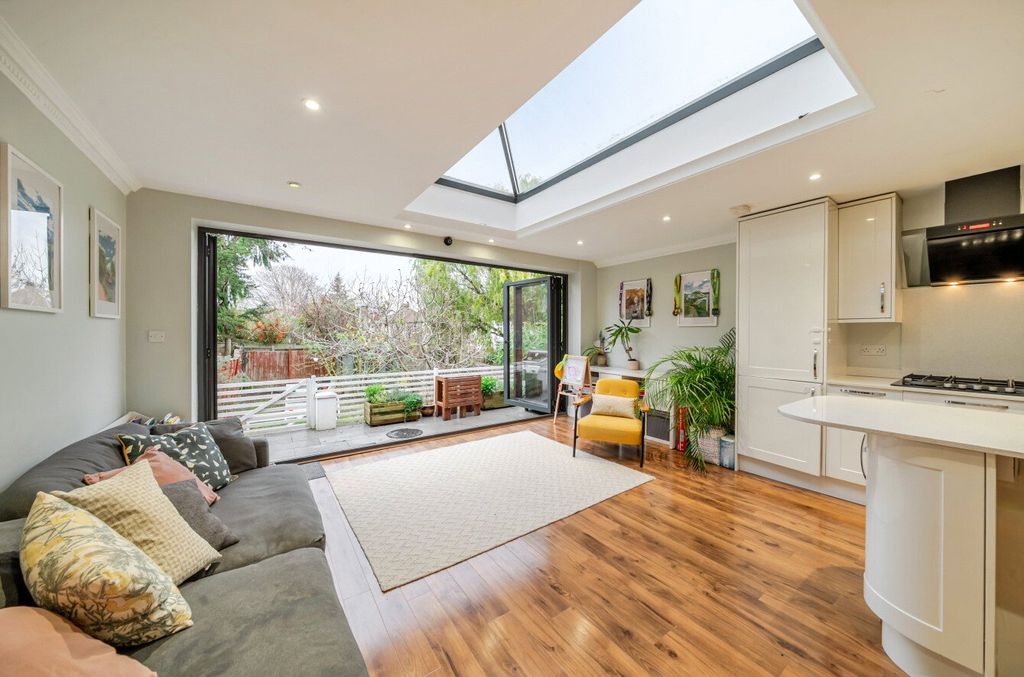 Property photo 3 of 18 Picture No. 14