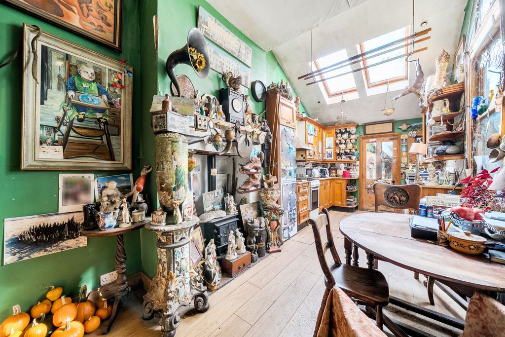 Property photo 3 of 14 1-6Ada25247A79d-1...