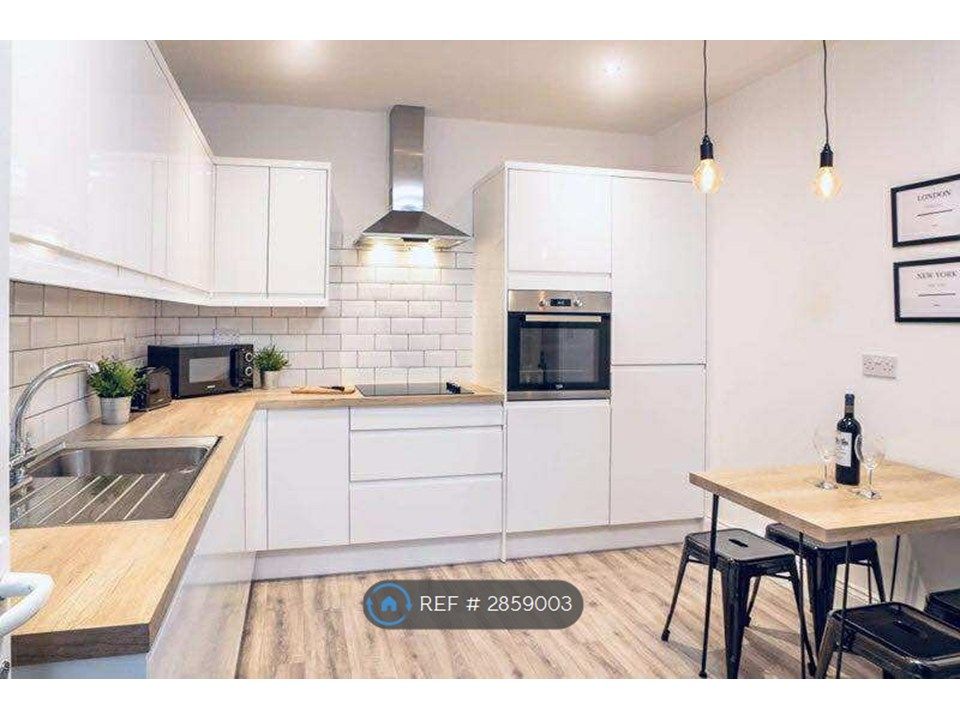 Property photo 1 of 3