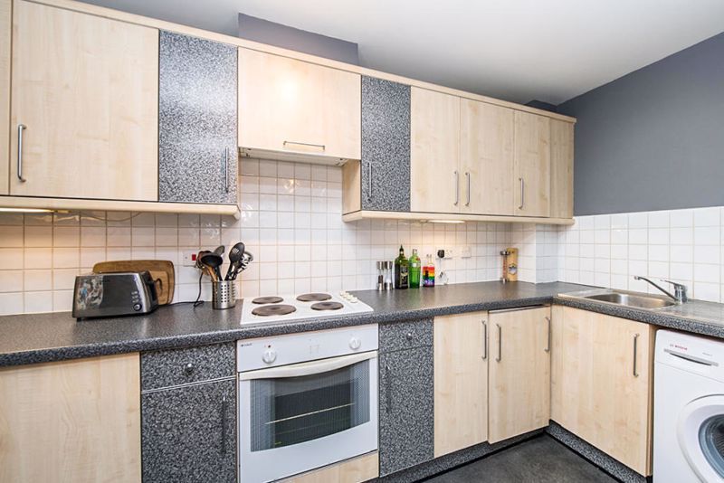 Property photo 3 of 9 Kitchen