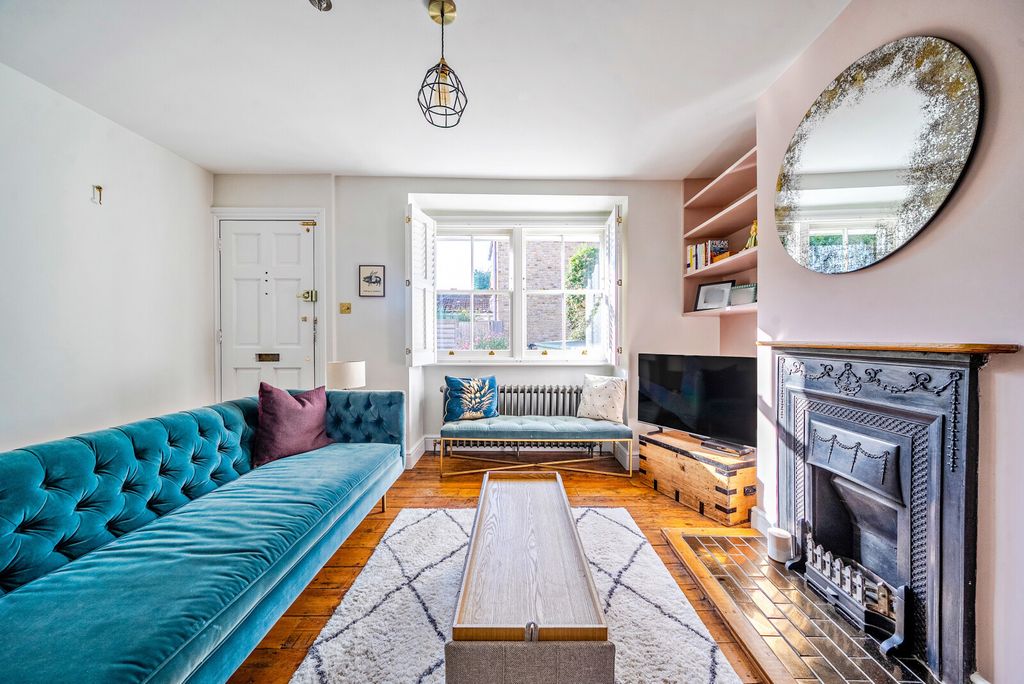 Property photo 3 of 13 Sitting Room