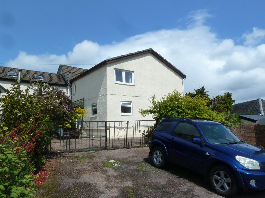 Property photo 2 of 25