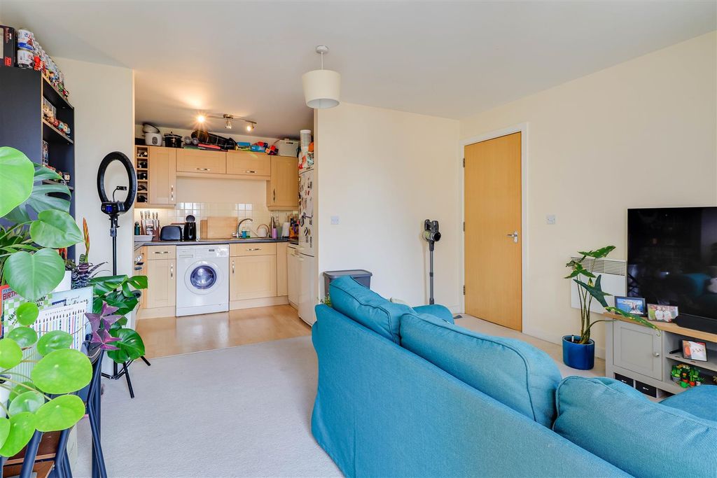Property photo 3 of 13 Img (5).Jpg