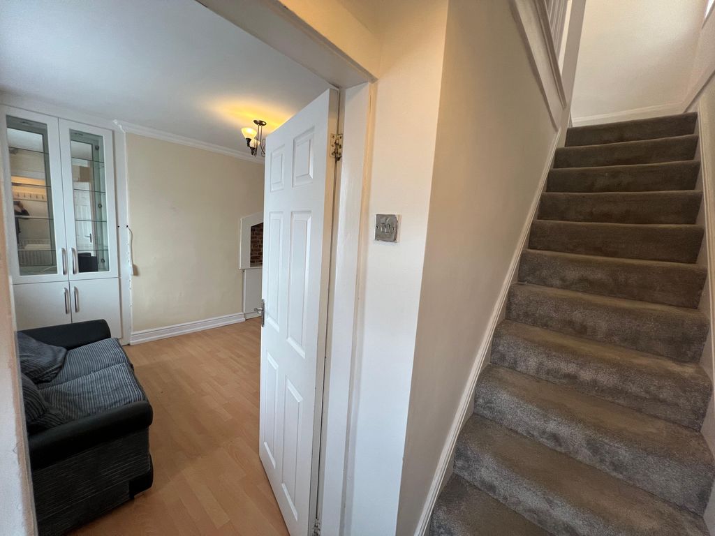 Property photo 2 of 25