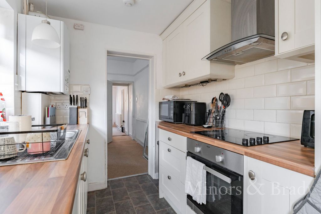 Property photo 3 of 16