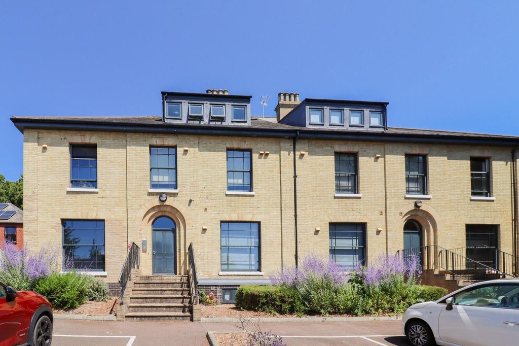 Property photo 1 of 25